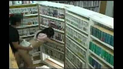 ในร้านหนังสือก็ไม่เว้น แตกในอย่างเดียวสิครับ