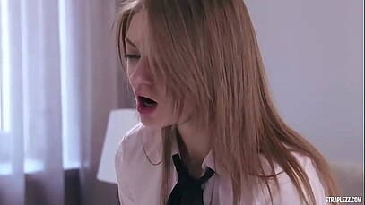 สองสาวนักศึกษา คู่เลสเบี้ยนสุดสวย ใช้ควยปลอมผลัดกันแทงหอย