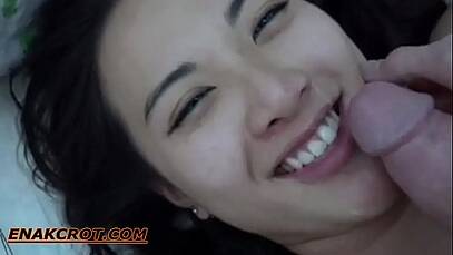 xxxหีเจ้หมวยหีใหญ่ นักร้องสาวคาราโอเกะหีใหญ่มาก เวลาxxxมันส์จริง ๆ